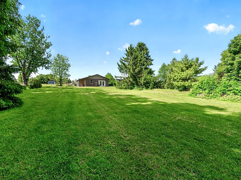Cornstalk Rd — Photo 37