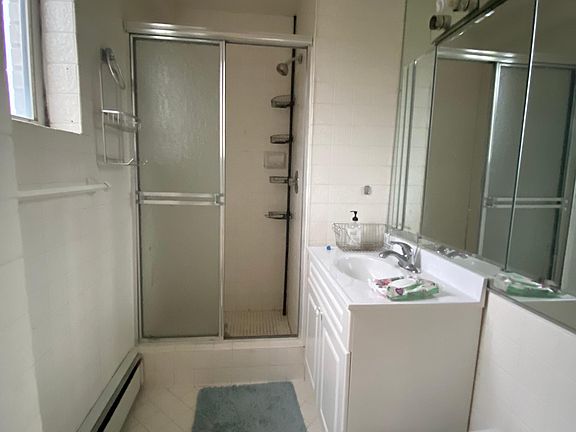 4th image of 18 Lake St #11SB