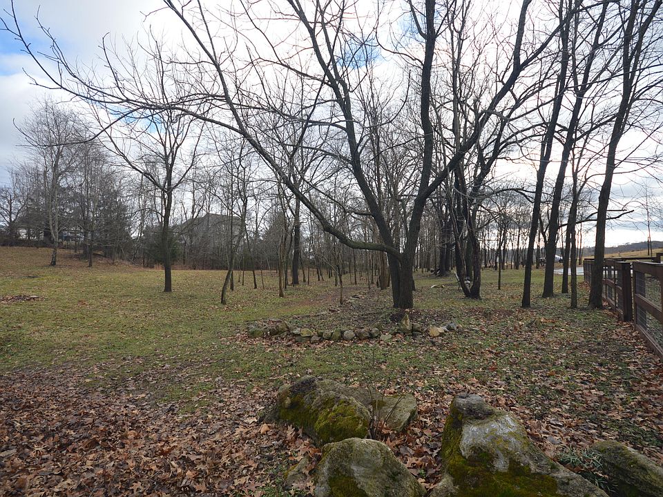 2nd image of 4101 Rabbit Run