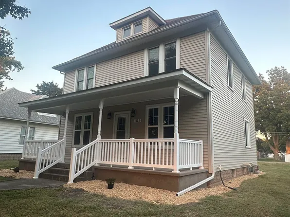 103 S Clark St, Winfield, IA 52659