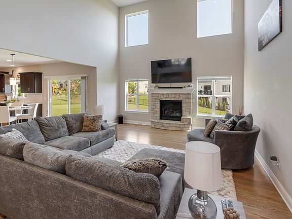 4th image of 3684 Heathmoor Dr