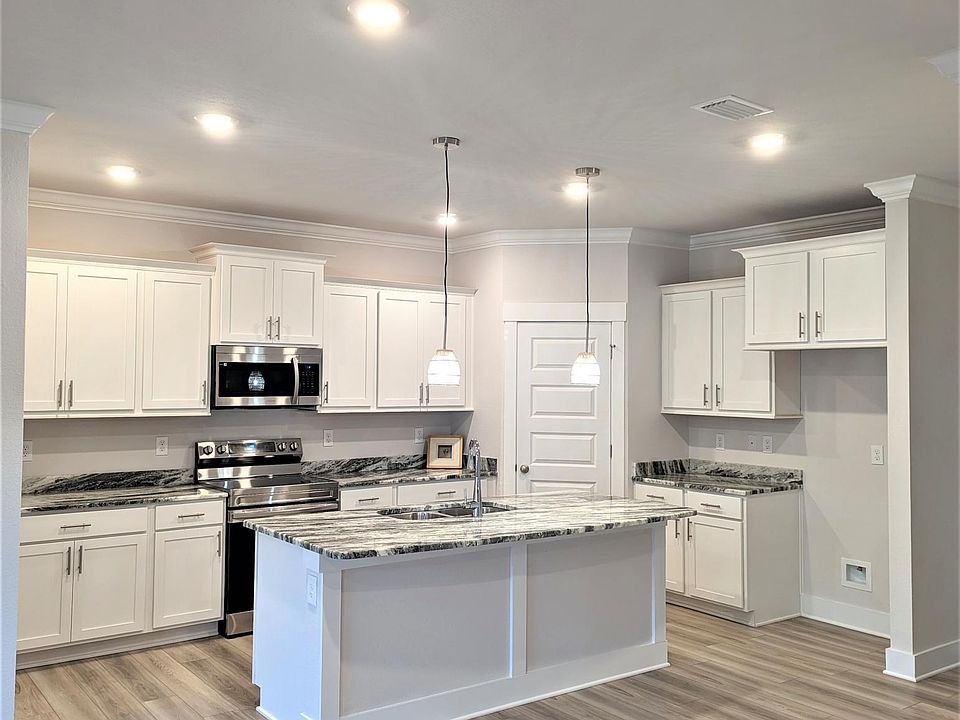 1st image of 468 Wickman Ave