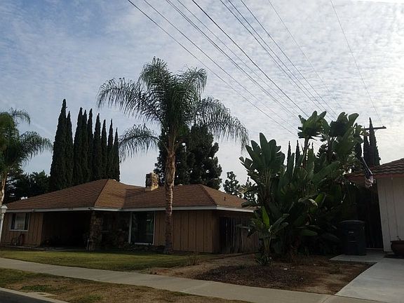5th image of 15520 Derby Ln