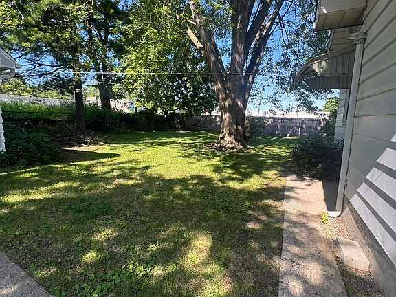 5th image of 2909 Reynolds St