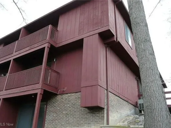 7517 Creekwood Dr, North Royalton, OH 44133