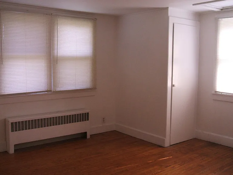 2111 Oak Tree Rd — Photo 15