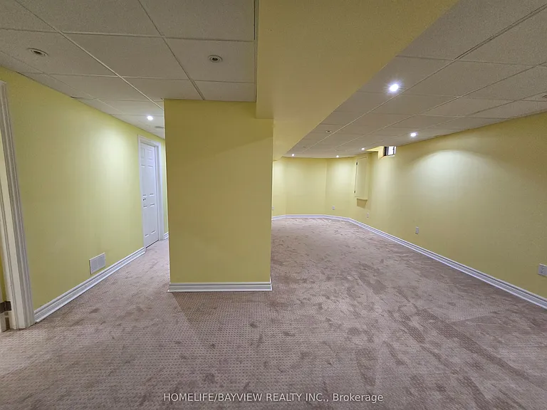 176 Humberland Dr — Photo 23