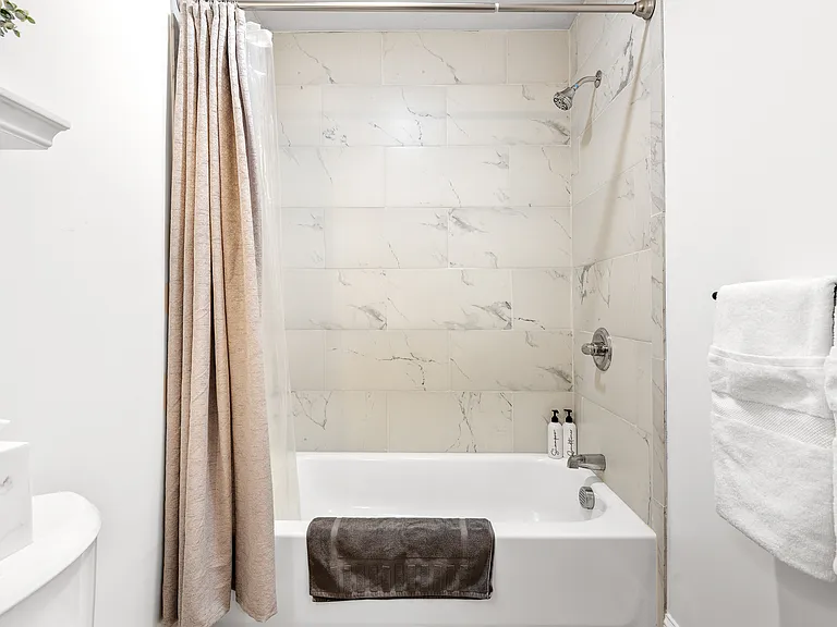 Chilmark St — Photo 12