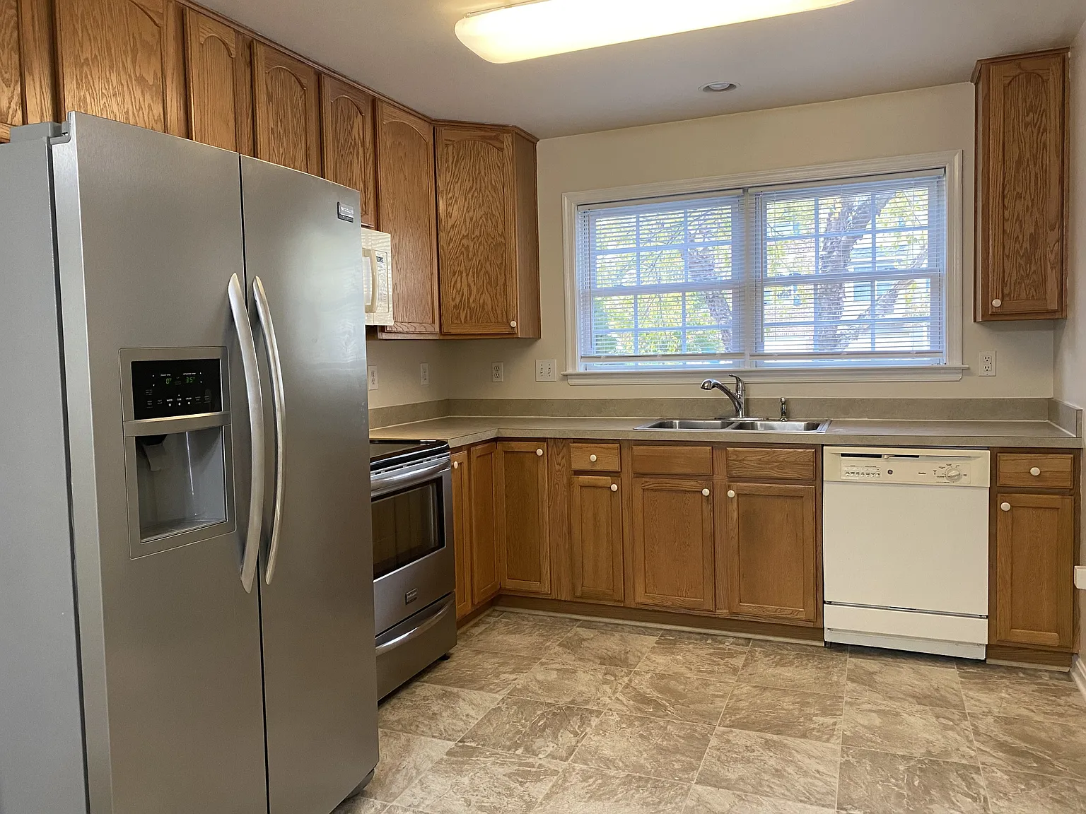 86 Effie Ln - Unit 1 — Photo 3