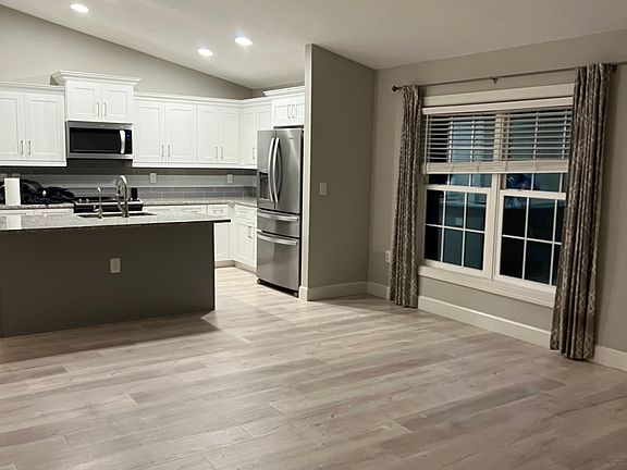 2nd image of 4611 McKay St