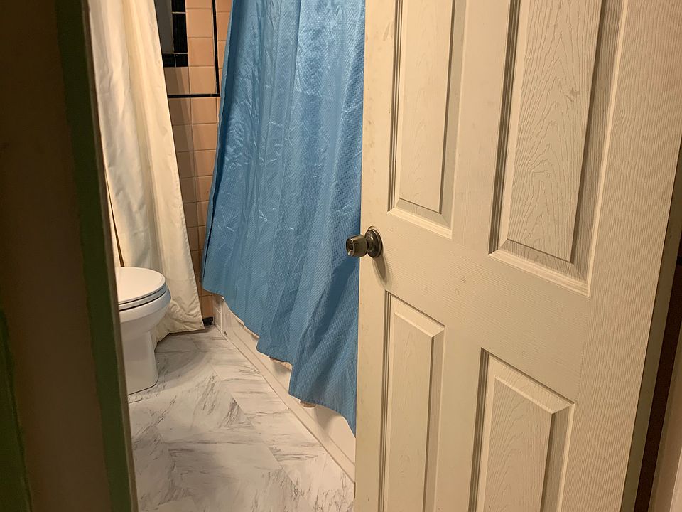 2nd image of 5575 Wayburn St