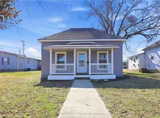517 Parker Ave, Osawatomie, KS 66064