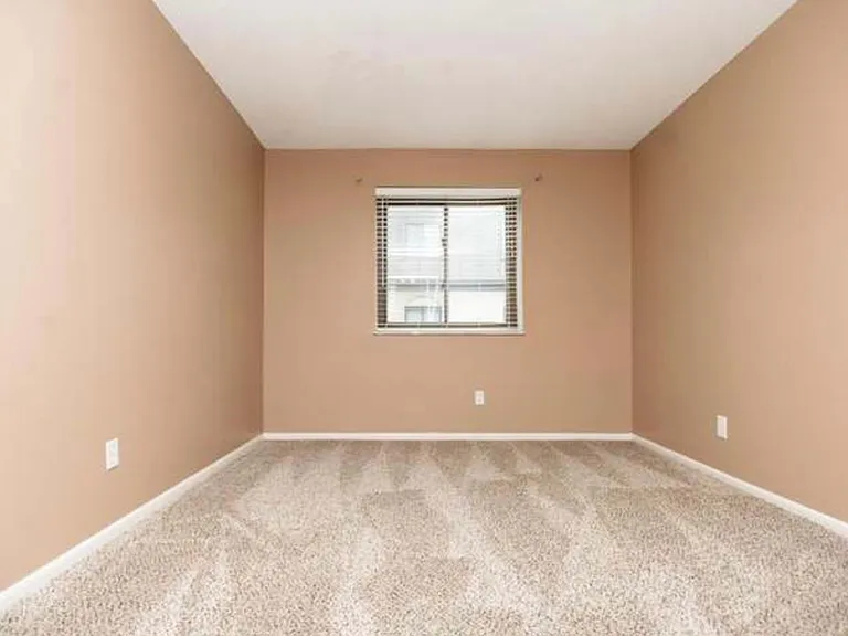 4355 Maryland Ave #330 — Photo 14
