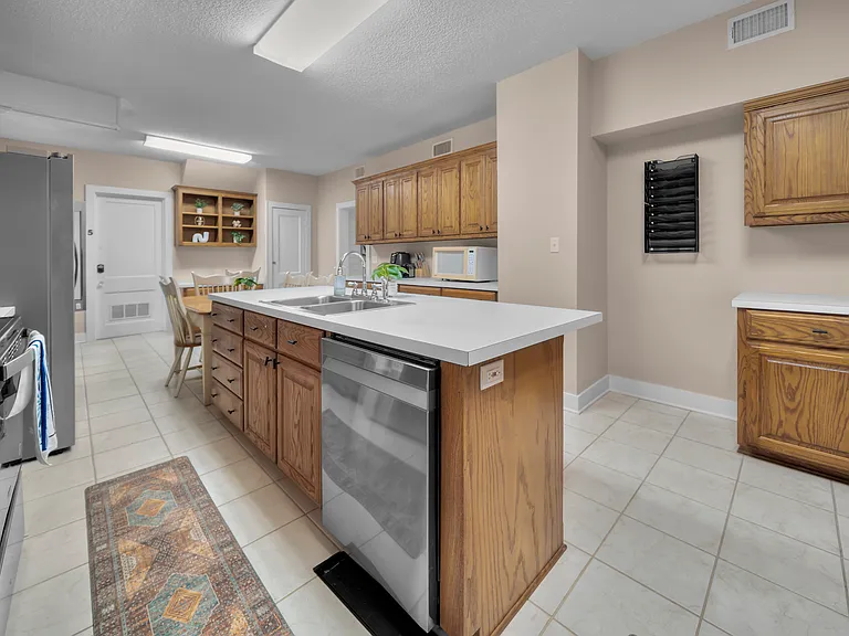 436 S Fannin Ave — Photo 9