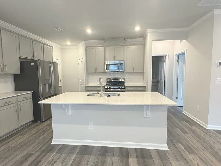 125 Red Robin Rd — Photo 8
