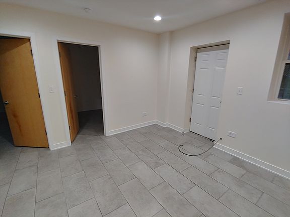 4th image of 2006 S Washtenaw Ave #1C