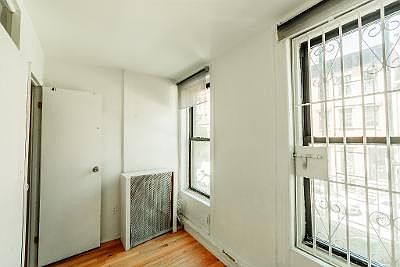 5th image of 213 6th Ave #A2
