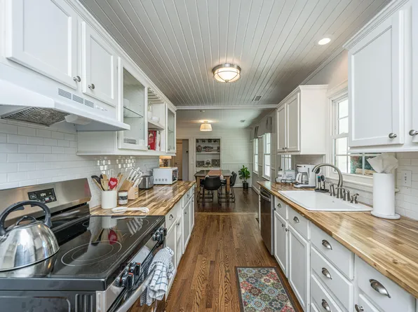 1128 Carter Ave, Mount Pleasant, SC 29464