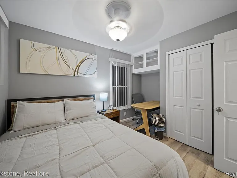 141 Ferndale Ave — Photo 11