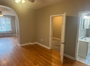 1517 W Grand Ave #2, Chicago, IL 60642