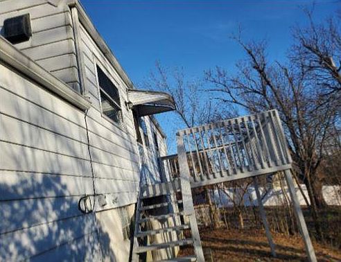 2nd image of 3928 Biehl Ave