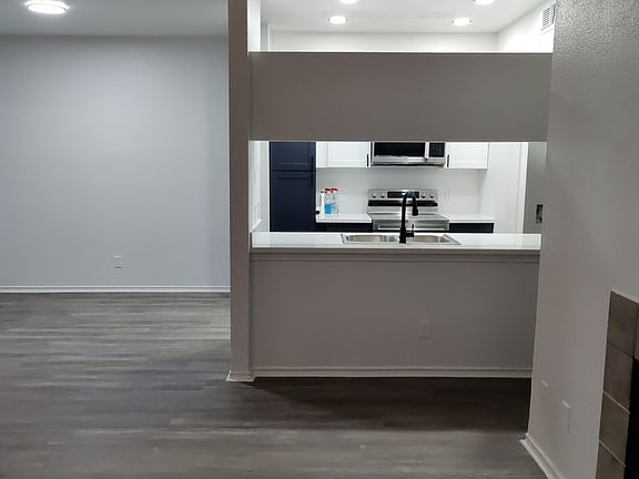 5th image of 14550 Fonmeadow Dr APT 1101