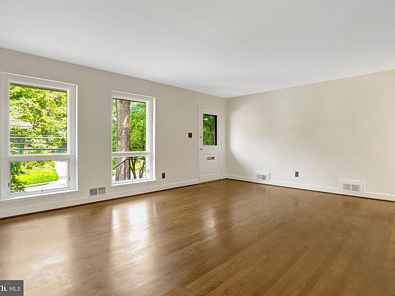 4th image of 3548 Military Rd