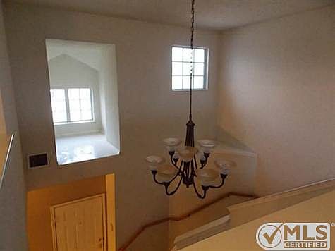 5th image of 4624 Barnhill Ln
