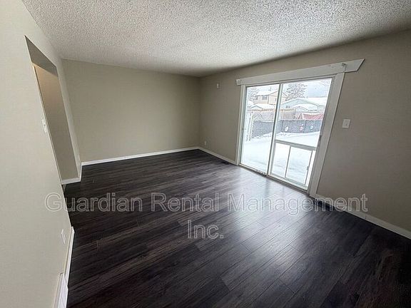4th image of 366 Wentworth Cres
