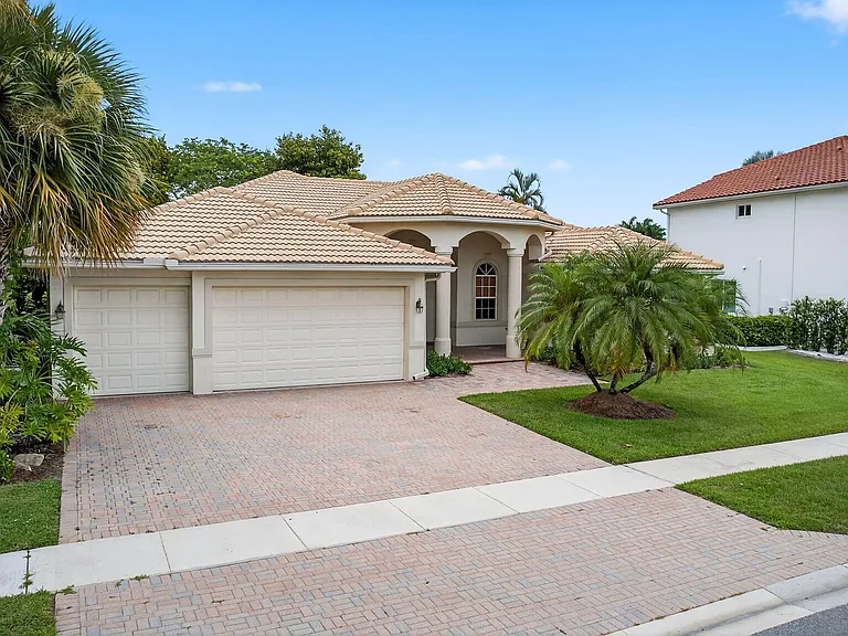 4693 Sugar Beach Way — Photo 1