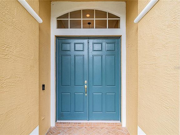 3rd image of 10239 Meadow Crossing Dr