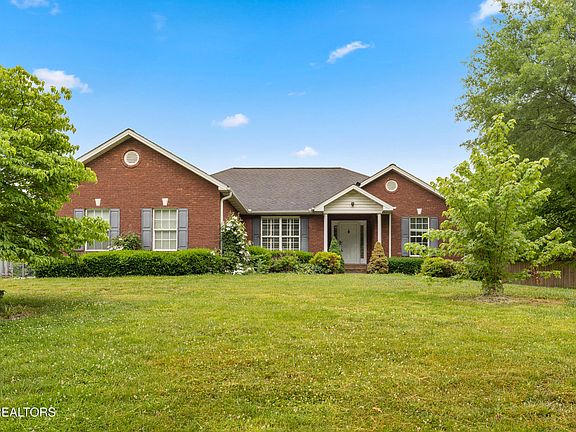 2nd image of 725 Water Oak Dr