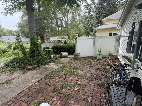 340 S 52nd St, Lincoln, NE 68510