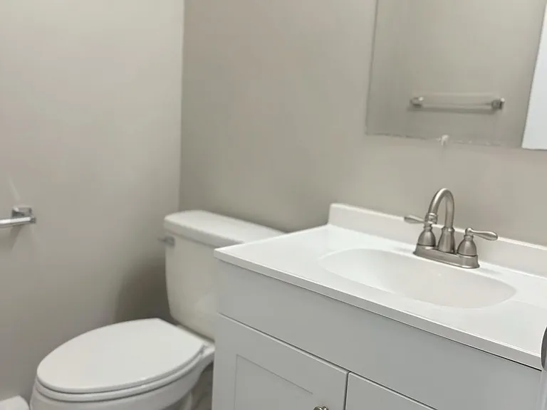 221 Park St #6 — Photo 10