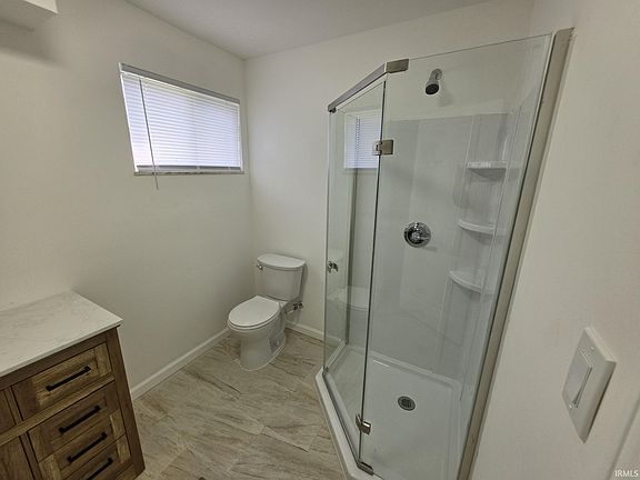3rd image of 1809 N Waugh St