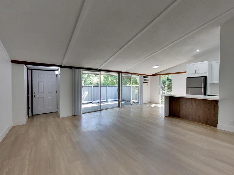Riverwood Apartments — Photo 111