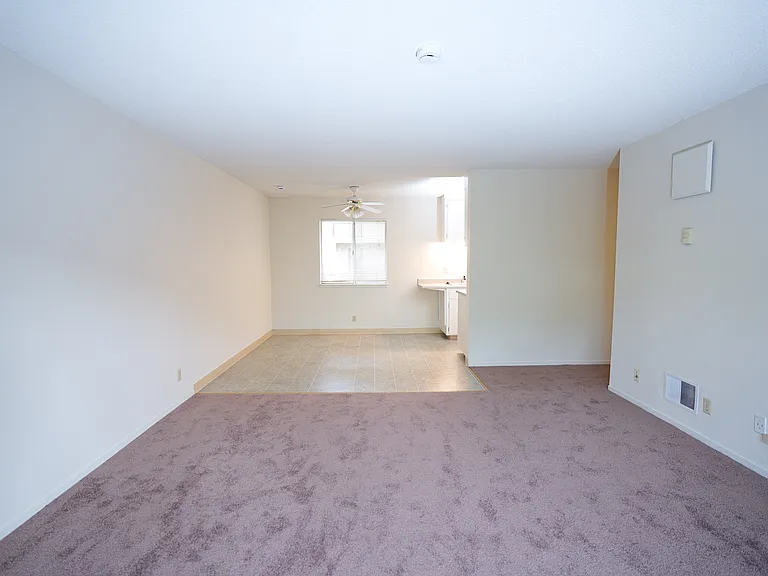 2431 Carlmont Dr #11 — Photo 10