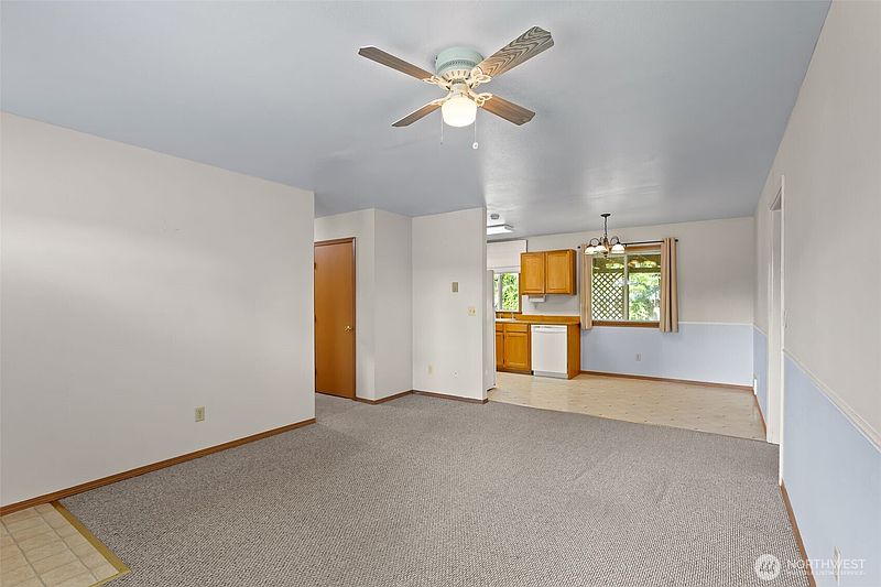 4th image of 709 E White Birch Avenue