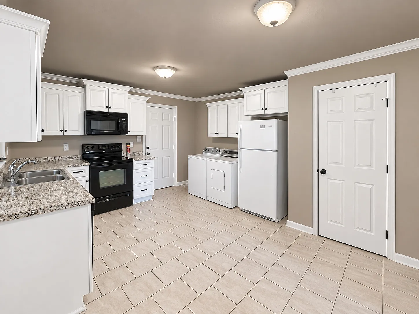 3 bed, 1300 sqft, $1,650 — Photo 4