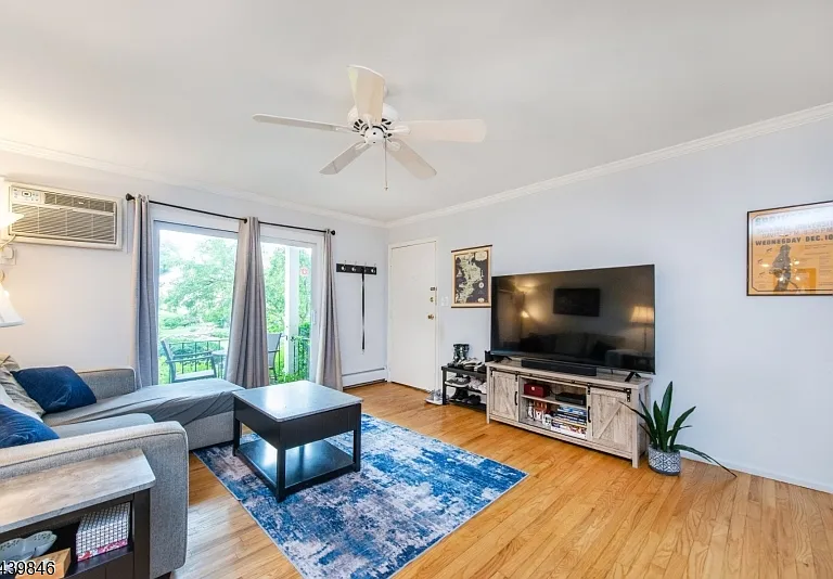 320 S 2k Morristown Town Town #2K — Photo 4