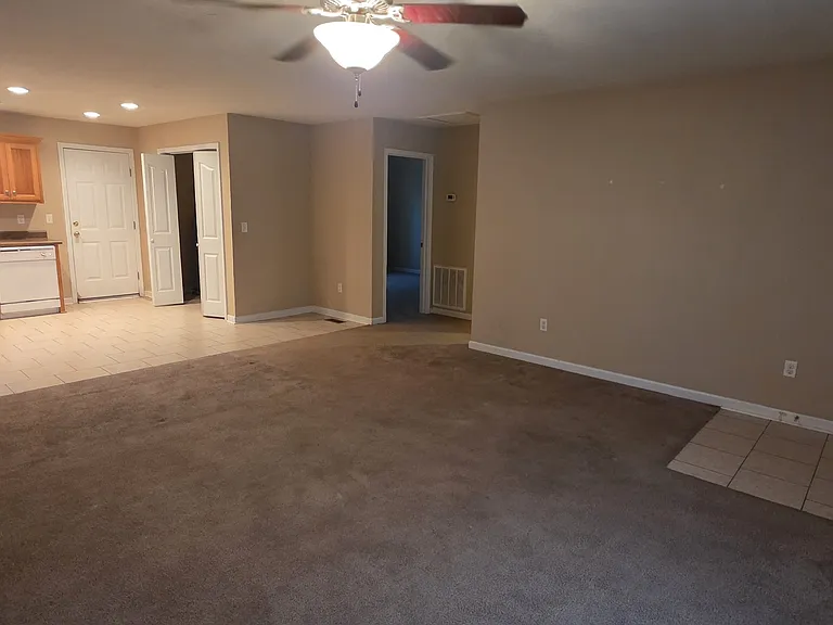 306 N Polk St — Photo 2