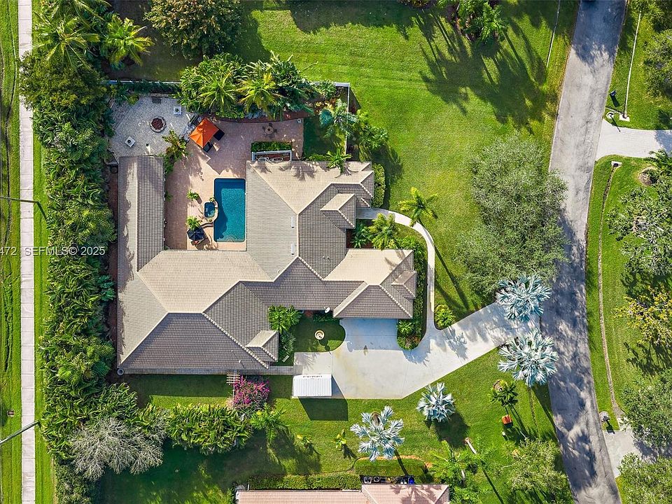 1st image of 4803 SW Lake Grove Cir