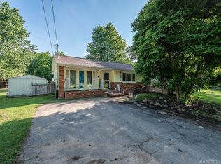 3844 Deerfield Rd, Adrian, MI 49221