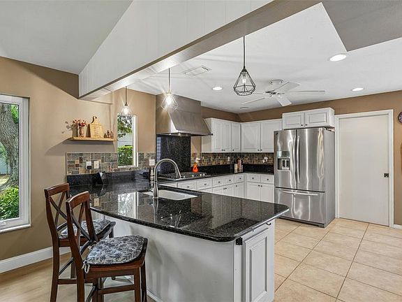 3rd image of 3757 Countryside Rd