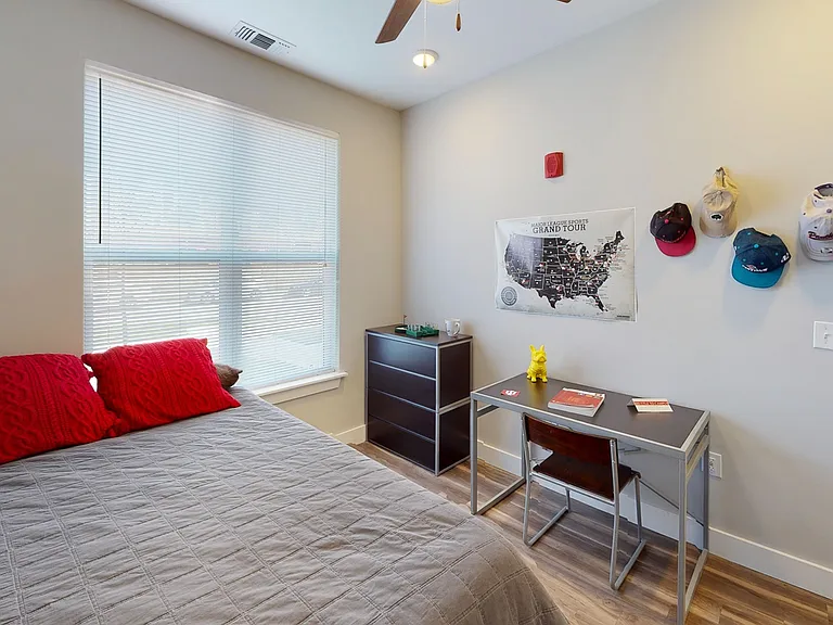 The-Quarters-Bloomington-4-BED-4-BATH-Bedroom