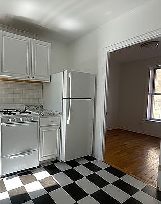 5th image of 76 E 7th St APT 24