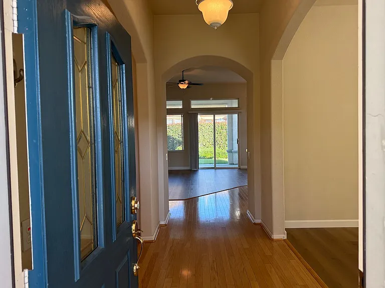 1587 Regent Dr — Photo 5
