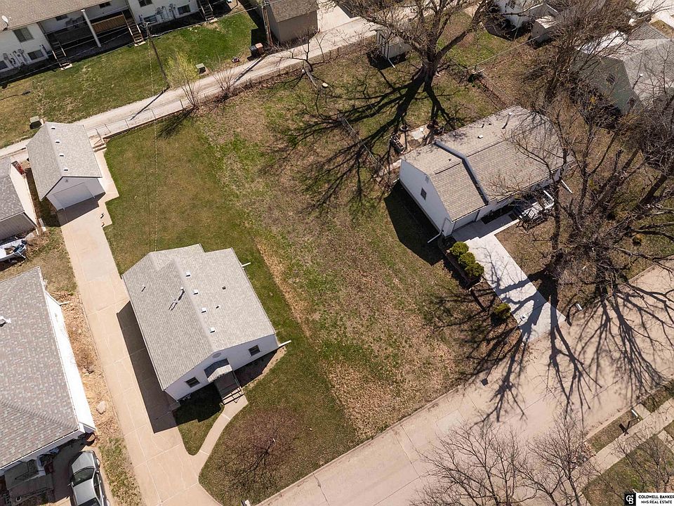 2nd image of S 8th St