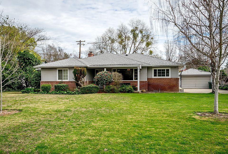 1st image of 820 La Sierra Dr