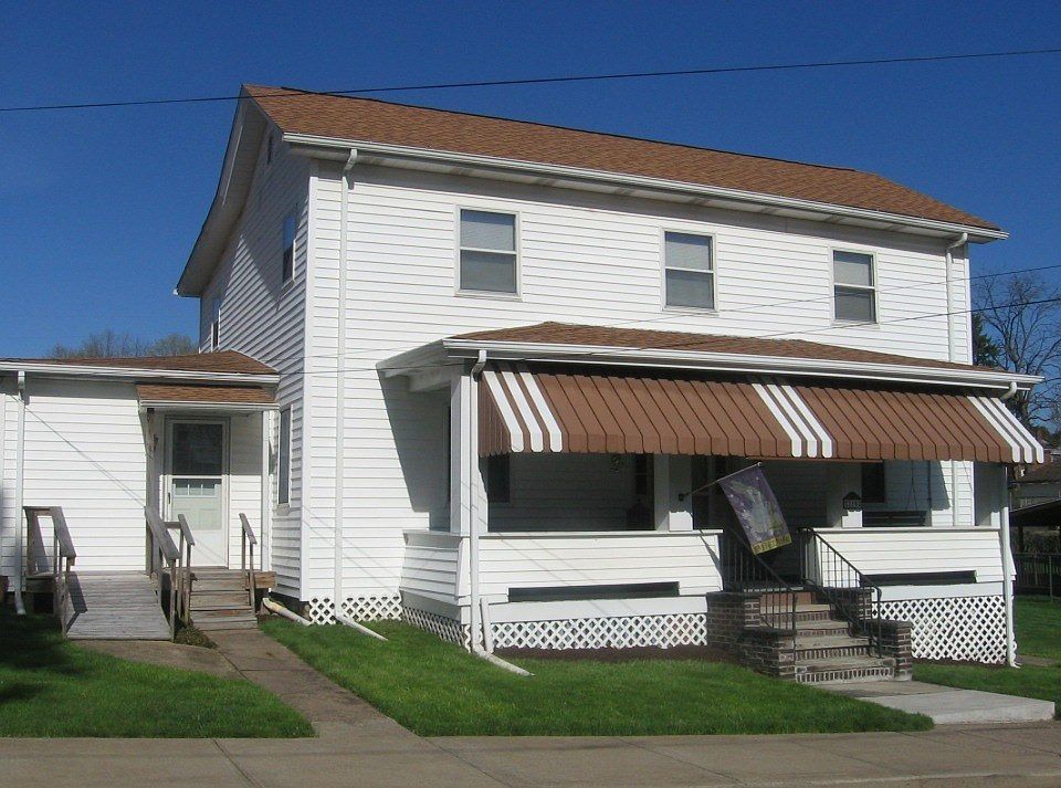 1st image of 215 Painter Ave